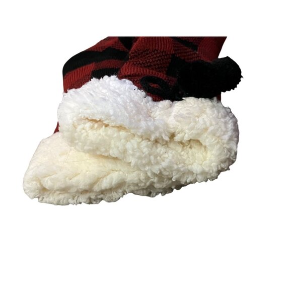 Bass Pro Slipper Socks NEW No Tags Red Black Plaid Fleece Lined Non-Slip - Picture 8 of 9
